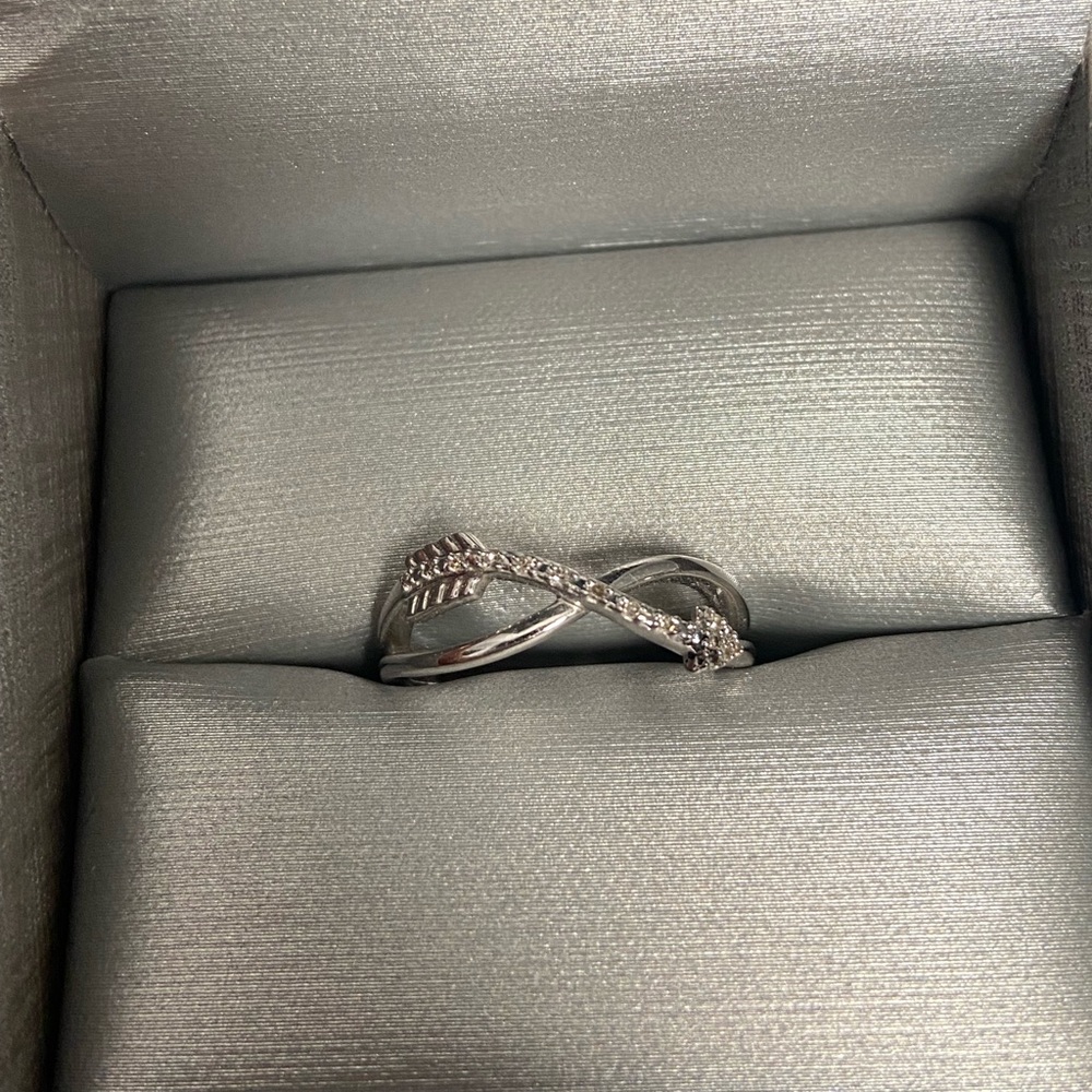 Zales infinity arrow ring size 7